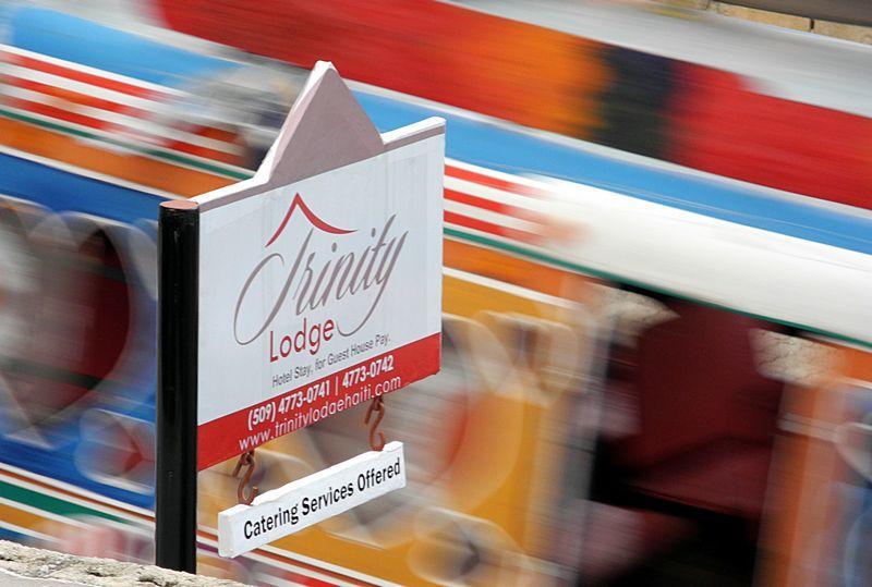 Trinity Lodge - Extended Stay ポルトープランス エクステリア 写真