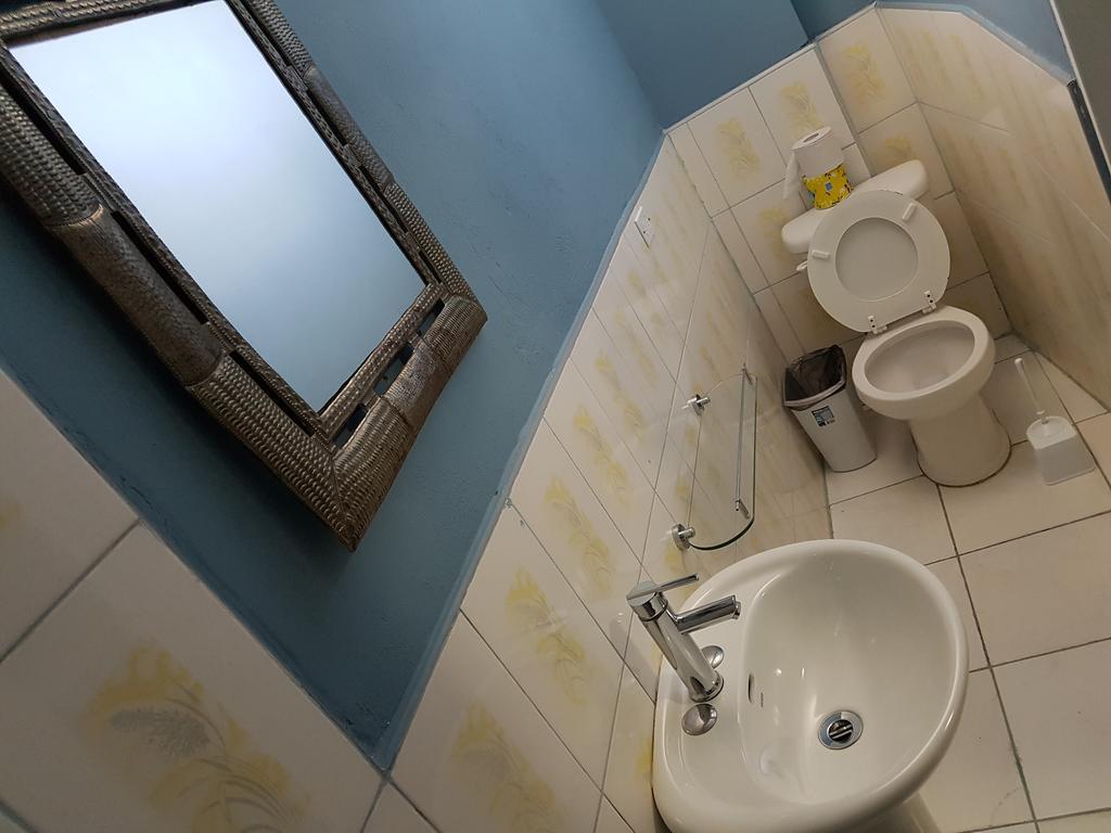 Trinity Lodge - Extended Stay ポルトープランス エクステリア 写真